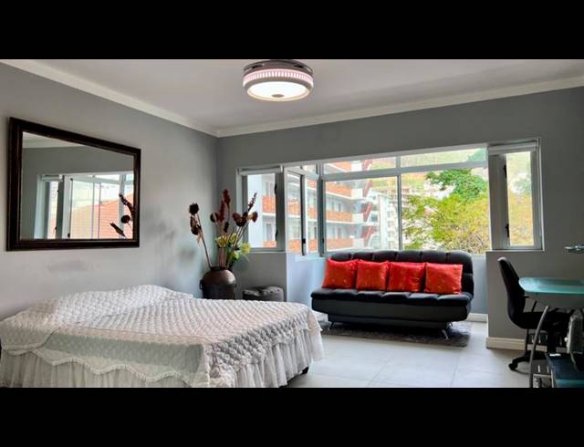 1 BEDROOM APARTMENT FOR SALE IN SEA POINT